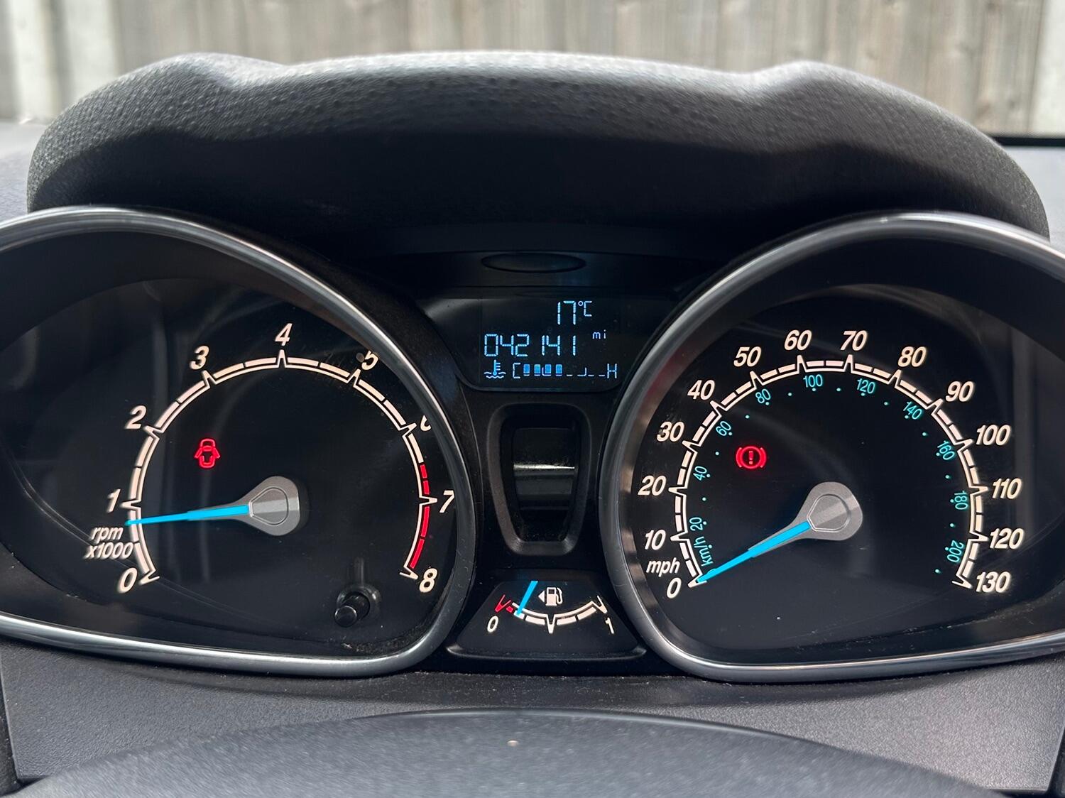 Used Ford Fiesta 2015 for sale - 76211947: Photo 24