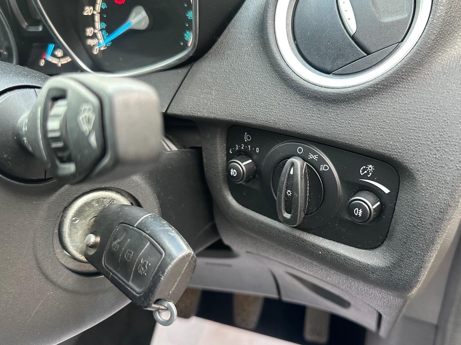 Used Ford Fiesta 2015 for sale - 76211947: Photo 25