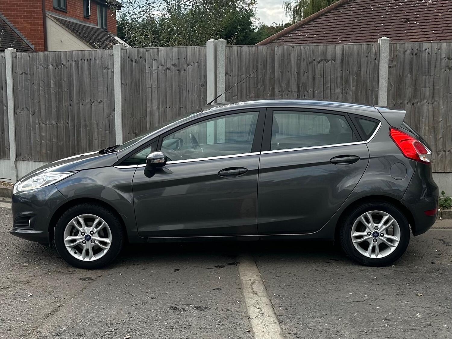 Used Ford Fiesta 2015 for sale - 76211947: Photo 4