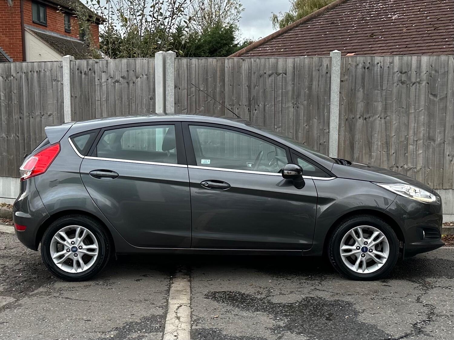 Used Ford Fiesta 2015 for sale - 76211947: Photo 9