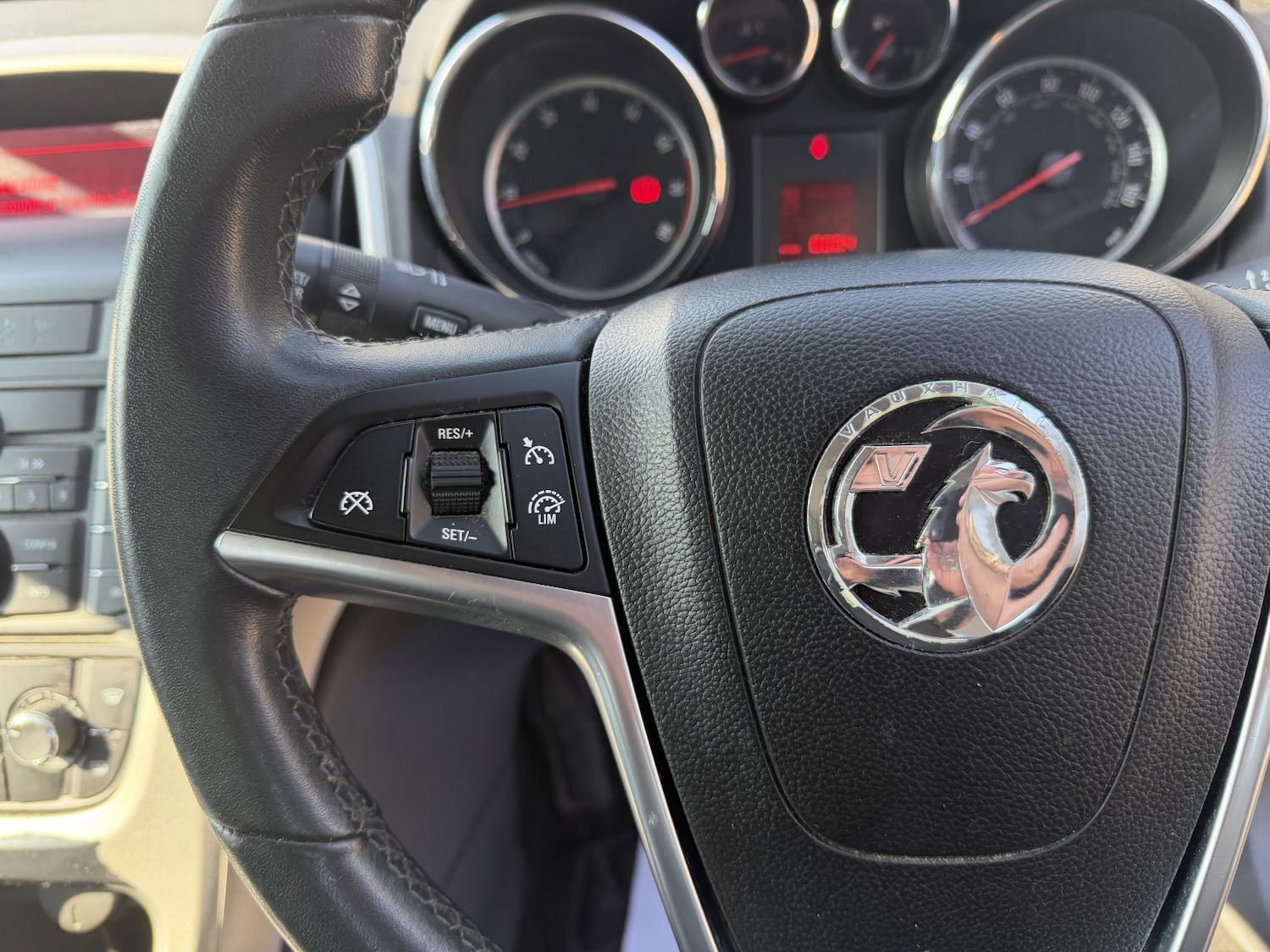 Used Vauxhall Astra 2014 for sale - 77977024: Photo 20