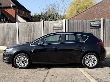 Used Vauxhall Astra 2014 for sale - 77977024: Photo