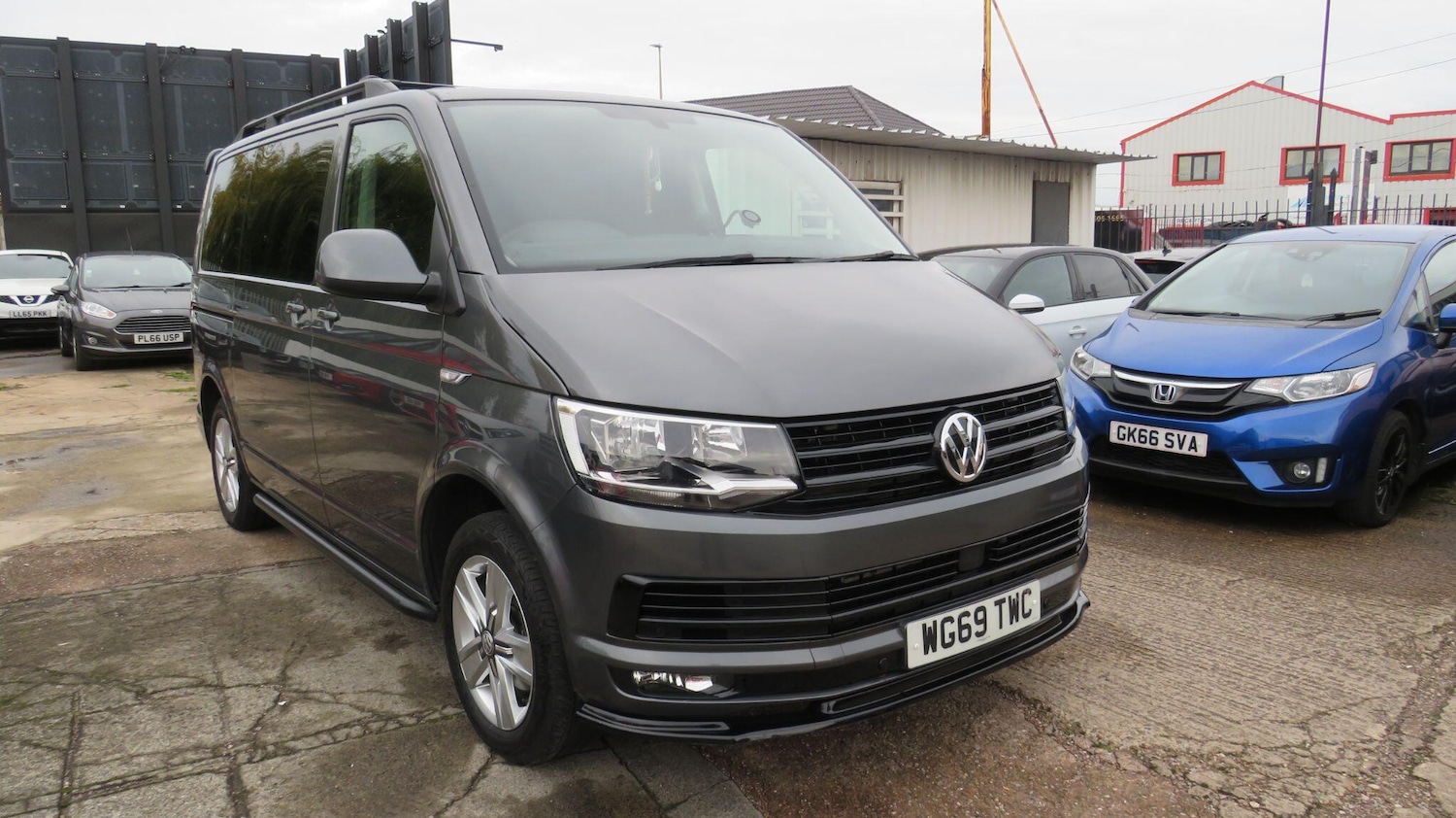 Used Volkswagen Transporter Shuttle 2020 for sale - 76512779: Photo 1