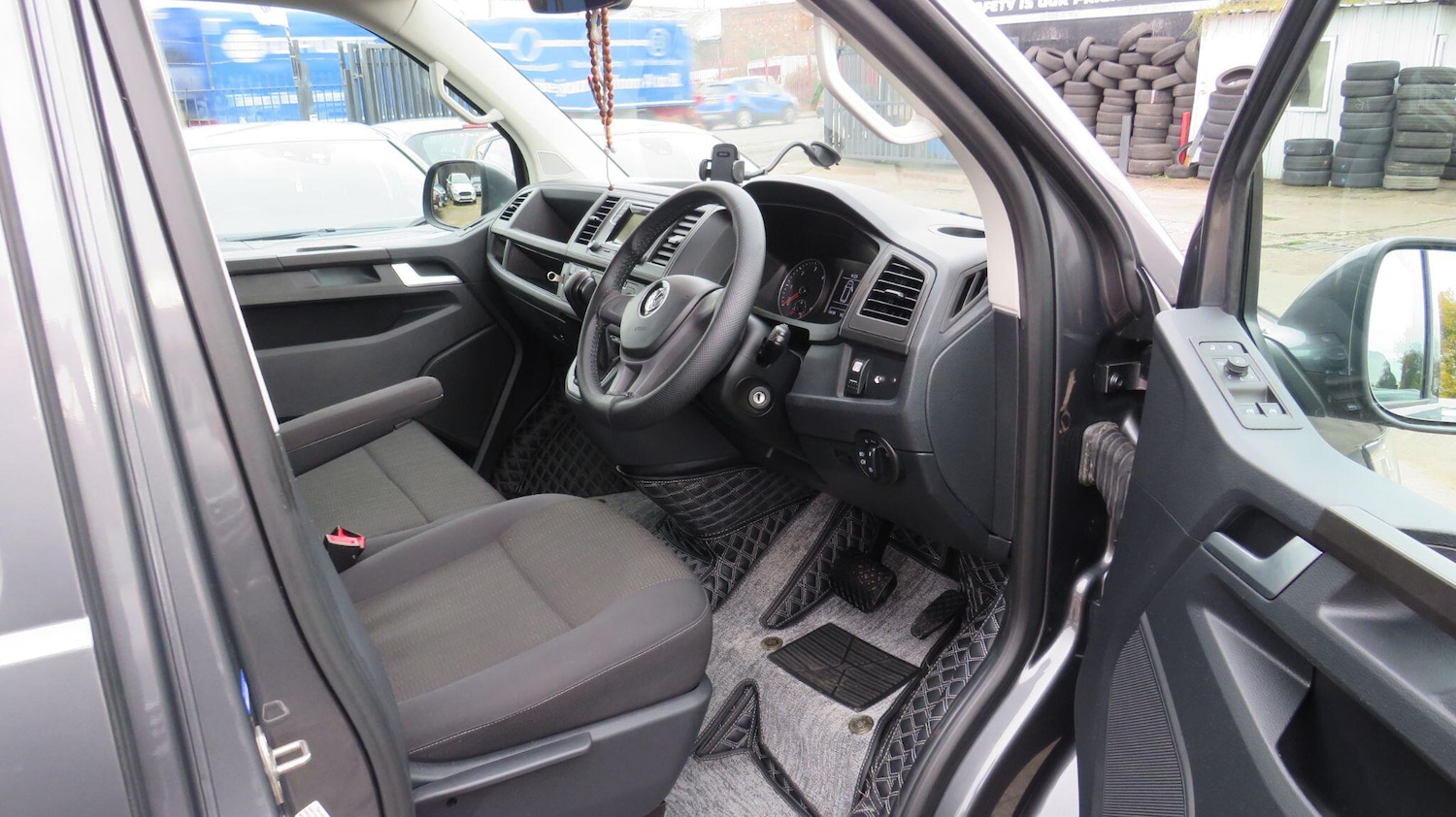 Used Volkswagen Transporter Shuttle 2020 for sale - 76512779: Photo 10