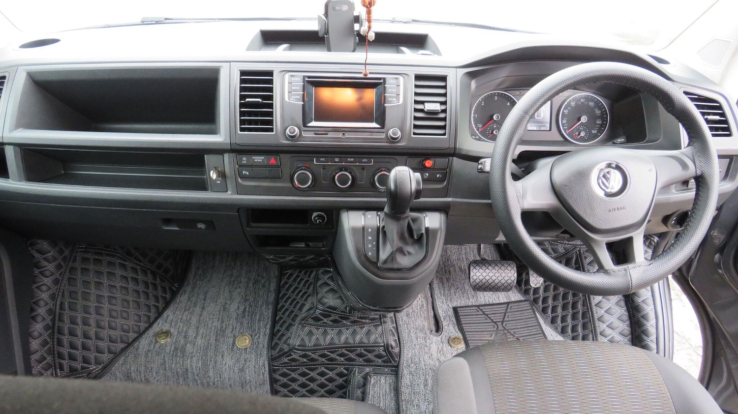 Used Volkswagen Transporter Shuttle 2020 for sale - 76512779: Photo 2