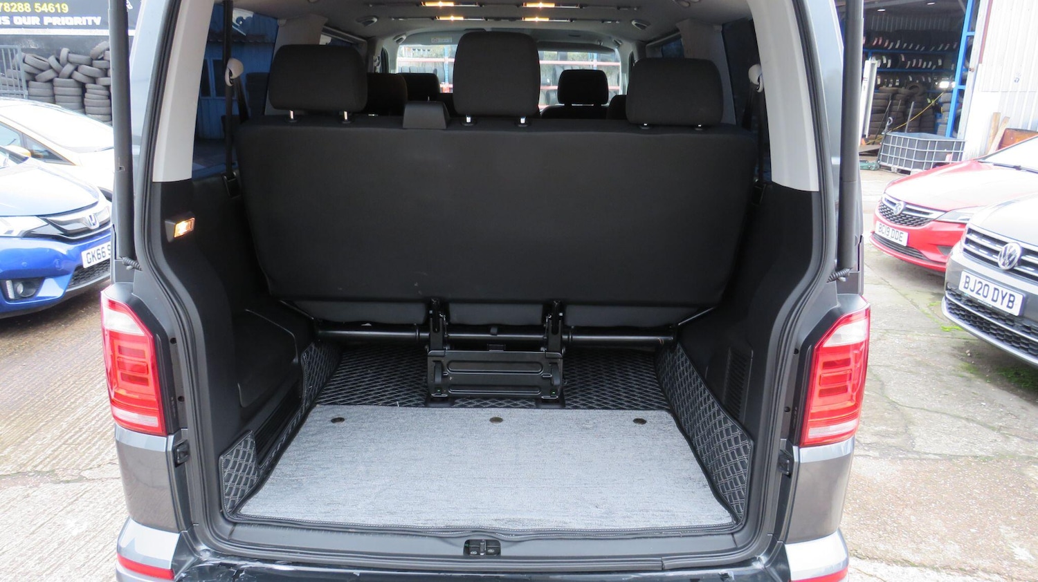 Used Volkswagen Transporter Shuttle 2020 for sale - 76512779: Photo 7