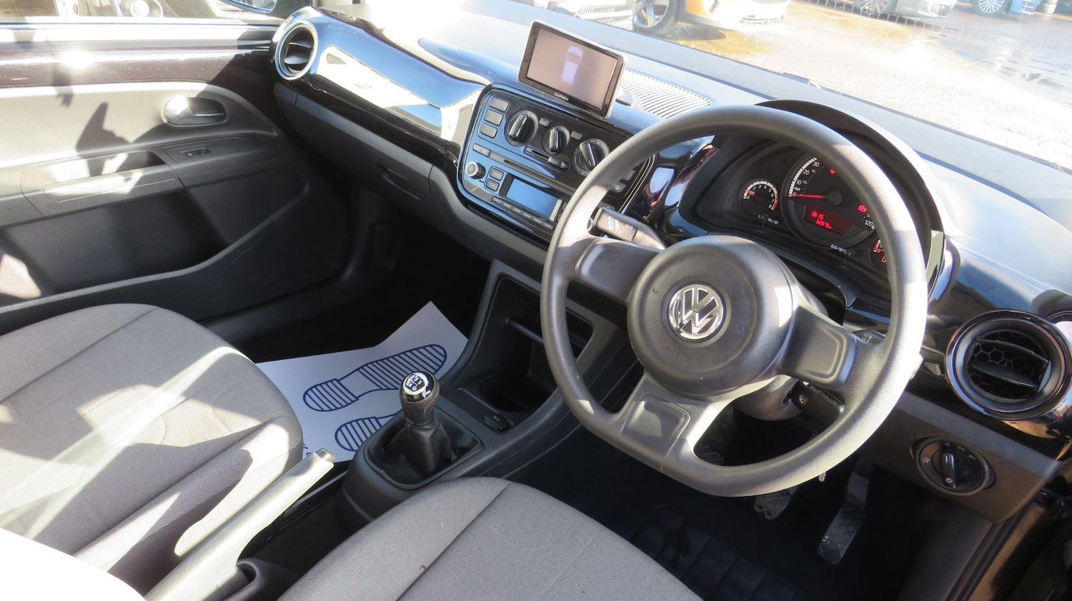 Used Volkswagen up! for sale - 78135934: Photo 2