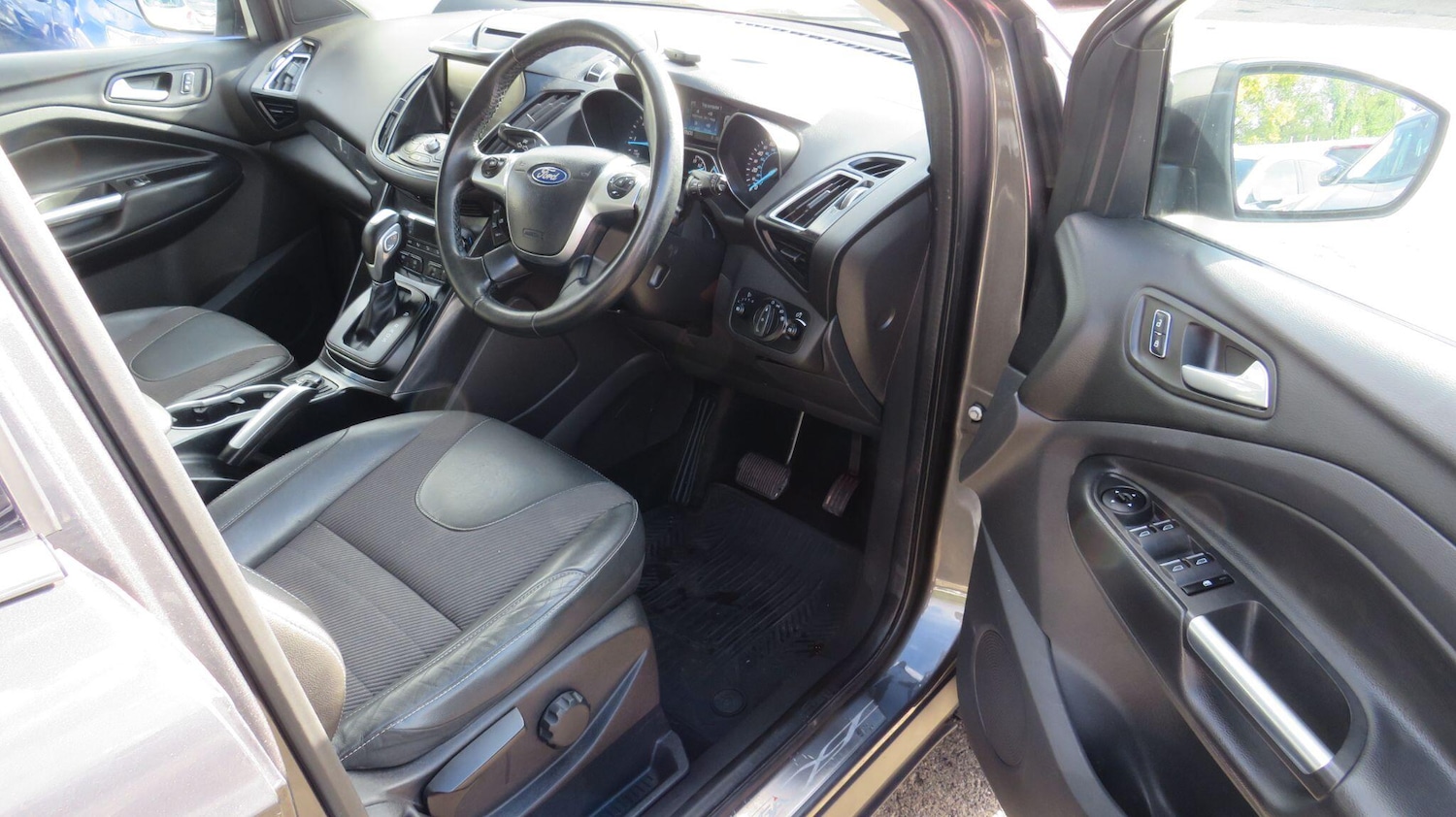 Used Ford Kuga 2015 for sale - 76371360: Photo 10
