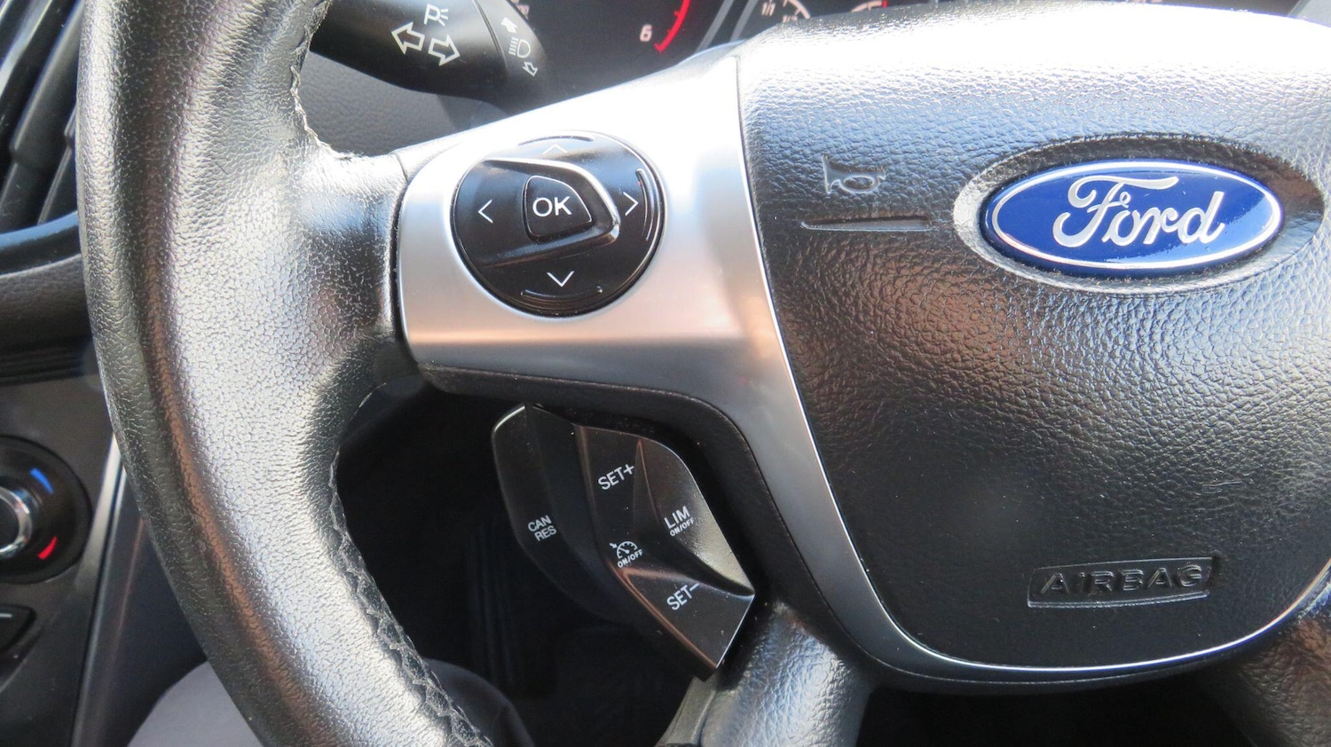 Used Ford Kuga 2015 for sale - 76371360: Photo 25