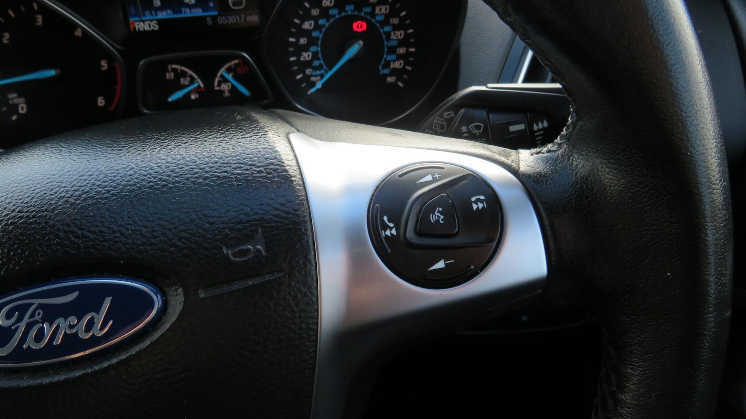 Used Ford Kuga 2015 for sale - 76371360: Photo 26