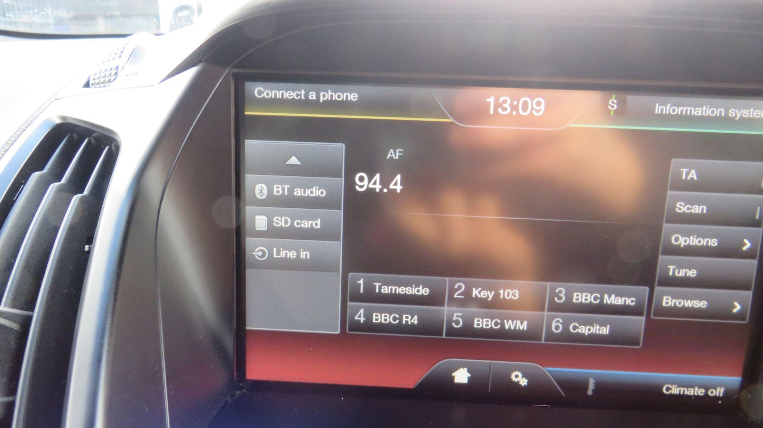 Used Ford Kuga 2015 for sale - 76371360: Photo 28
