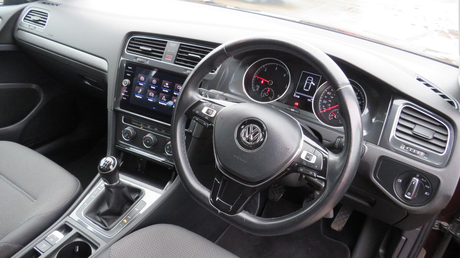 Used Volkswagen Golf 2017 for sale - 77166431: Photo 3