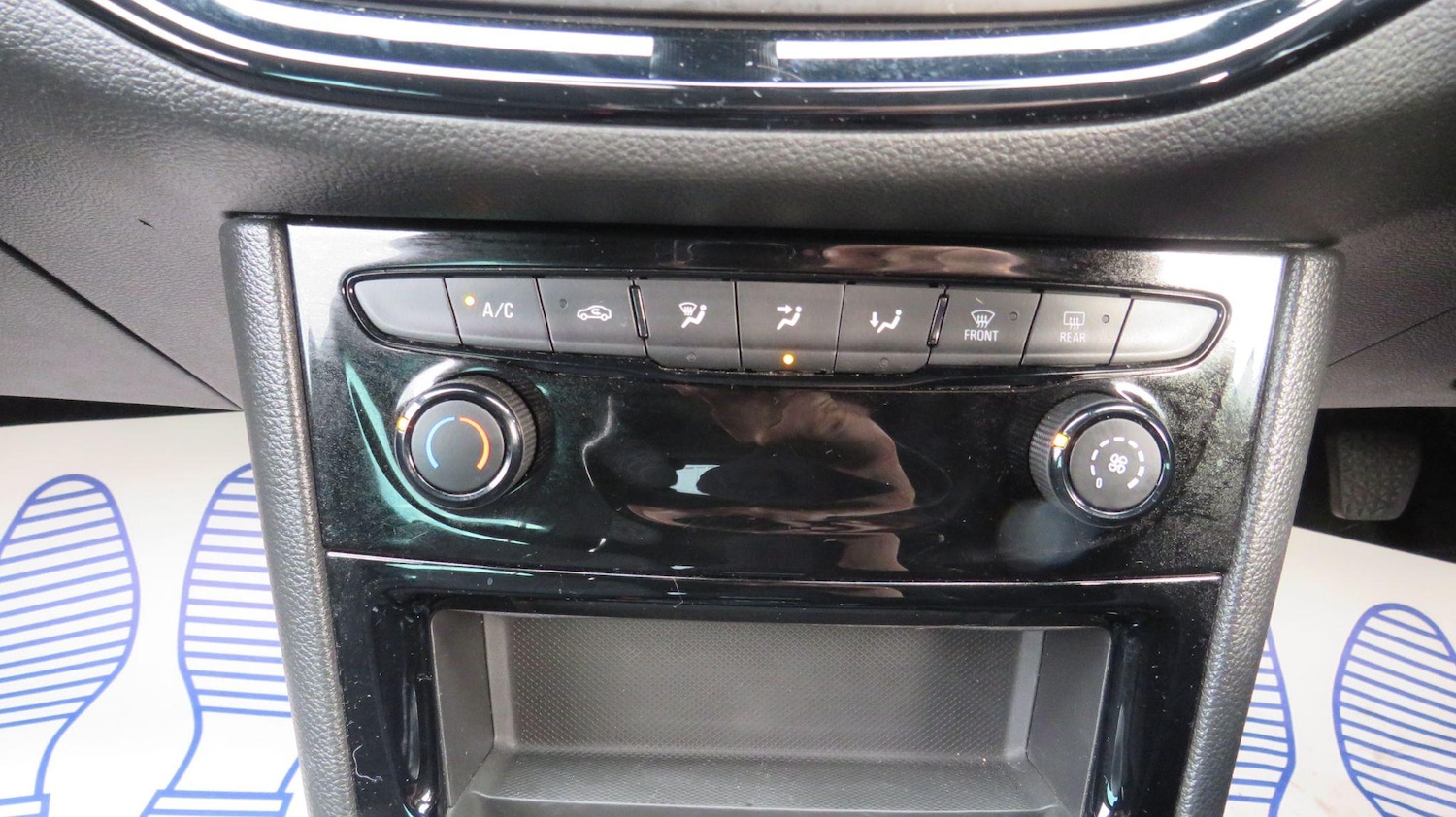 Used Vauxhall Astra for sale - 76997113: Photo 29