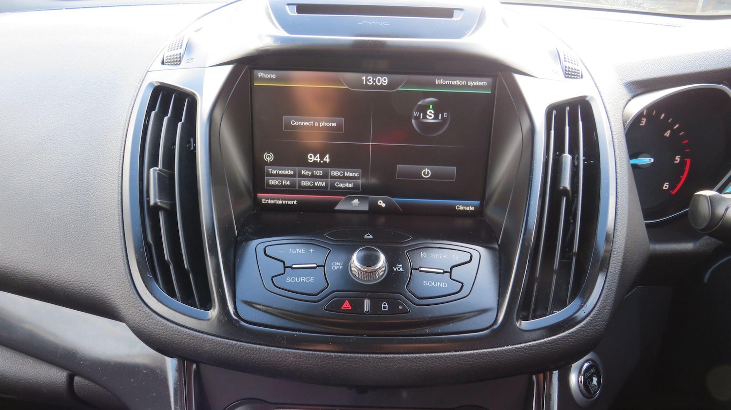 Used Ford Kuga 2015 for sale - 77440807: Photo 27