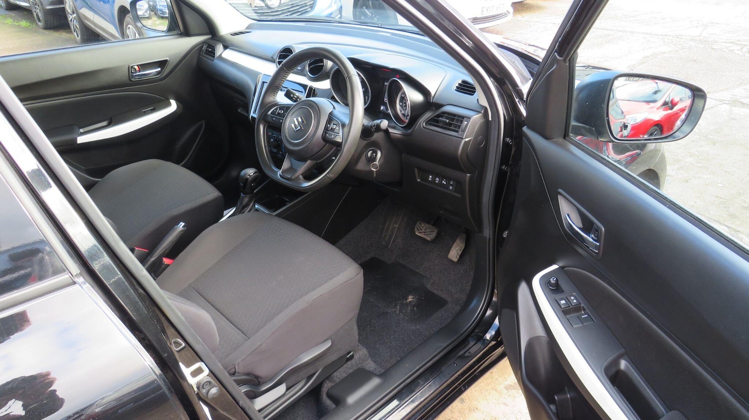 Used Suzuki Swift for sale - 77242413: Photo 10
