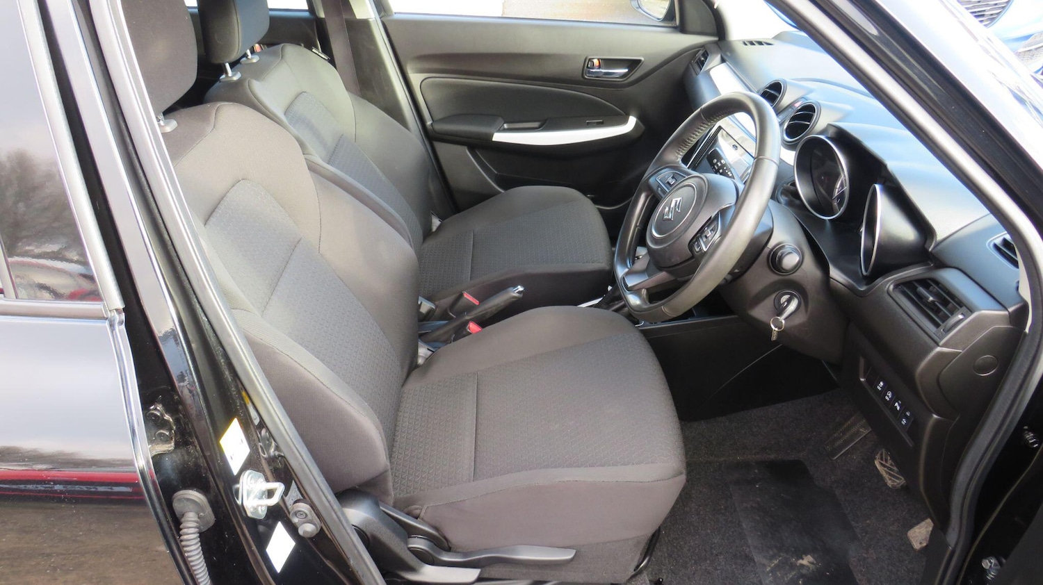 Used Suzuki Swift for sale - 77242413: Photo 11