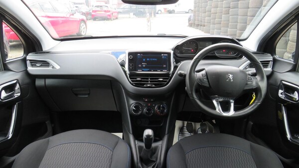 Used Peugeot 208 2018 for sale - 75166437: Photo 17