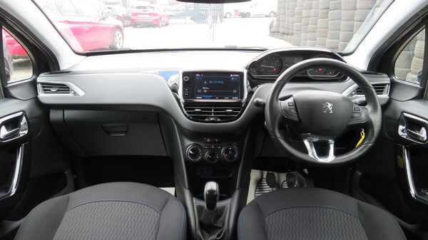 Used Peugeot 208 2018 for sale - 75166437: Photo 2