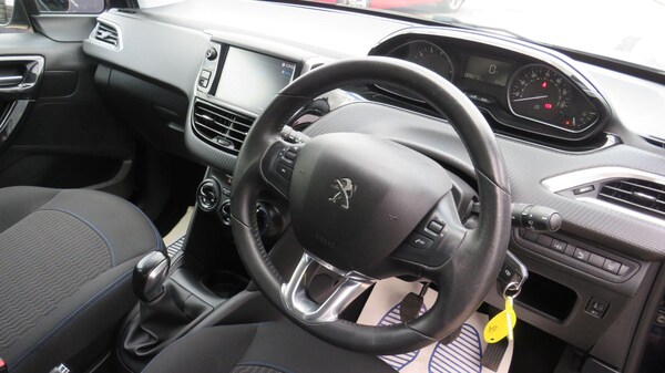 Used Peugeot 208 2018 for sale - 75166437: Photo 3