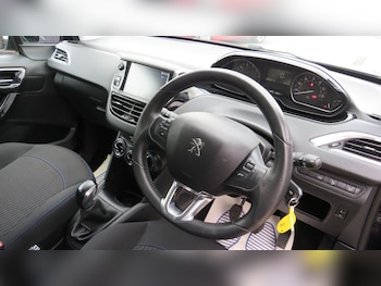 Used Peugeot 208 2018 for sale - 75166437: Photo