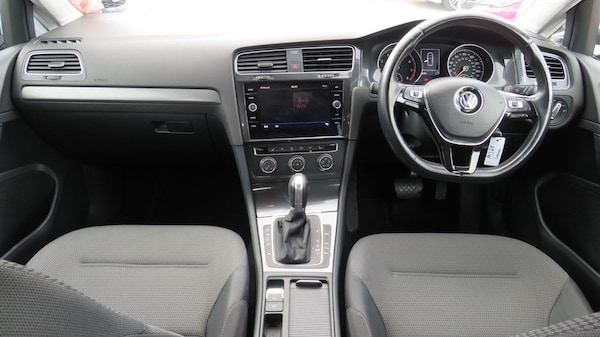 Used Volkswagen Golf 2018 for sale - 75319655: Photo 2
