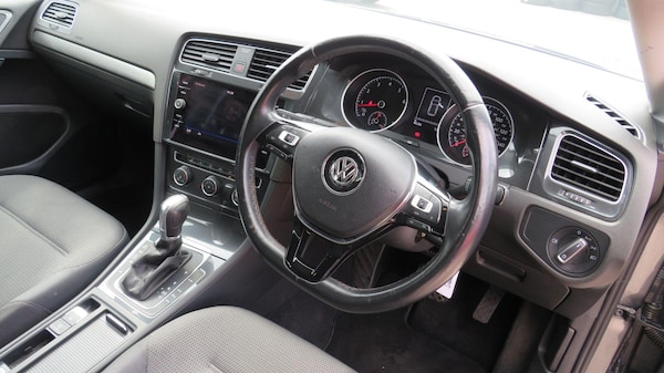 Used Volkswagen Golf 2018 for sale - 75319655: Photo 3