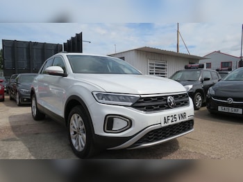 Used Volkswagen T-Roc 2025 for sale - 79401296: Photo
