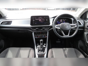Used Volkswagen T-Roc 2025 for sale - 79401296: Photo