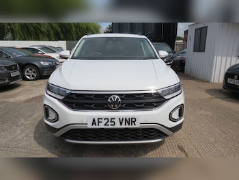 Used Volkswagen T-Roc 2025 for sale - 79401296: Photo