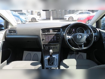 Used Volkswagen Golf 2019 for sale - 75319700: Photo