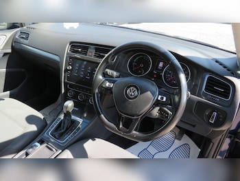 Used Volkswagen Golf 2019 for sale - 75319700: Photo