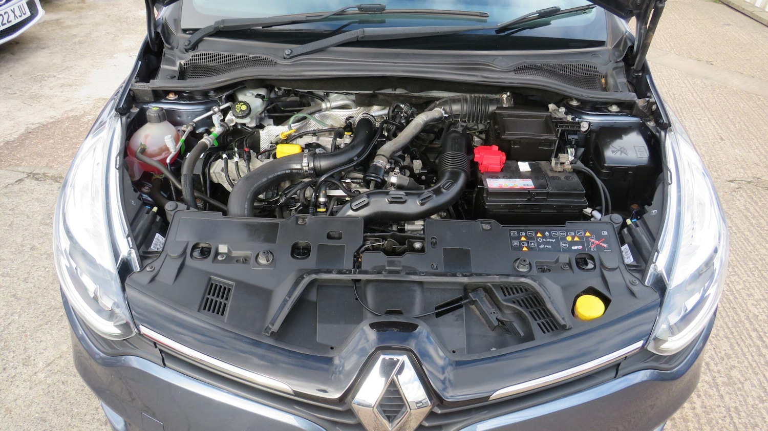 Used Renault Clio 2017 for sale - 76371192: Photo 32