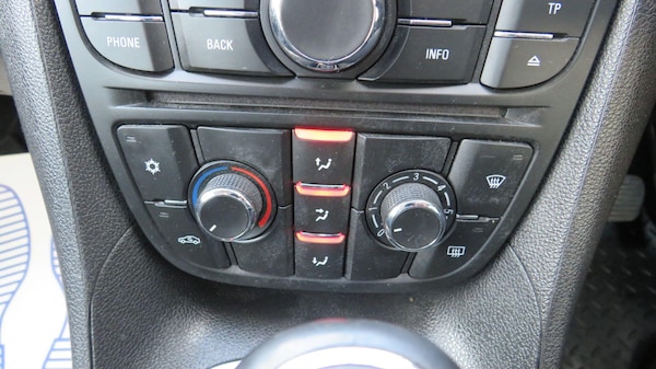 Used Vauxhall Meriva 2016 for sale - 74125419: Photo 26
