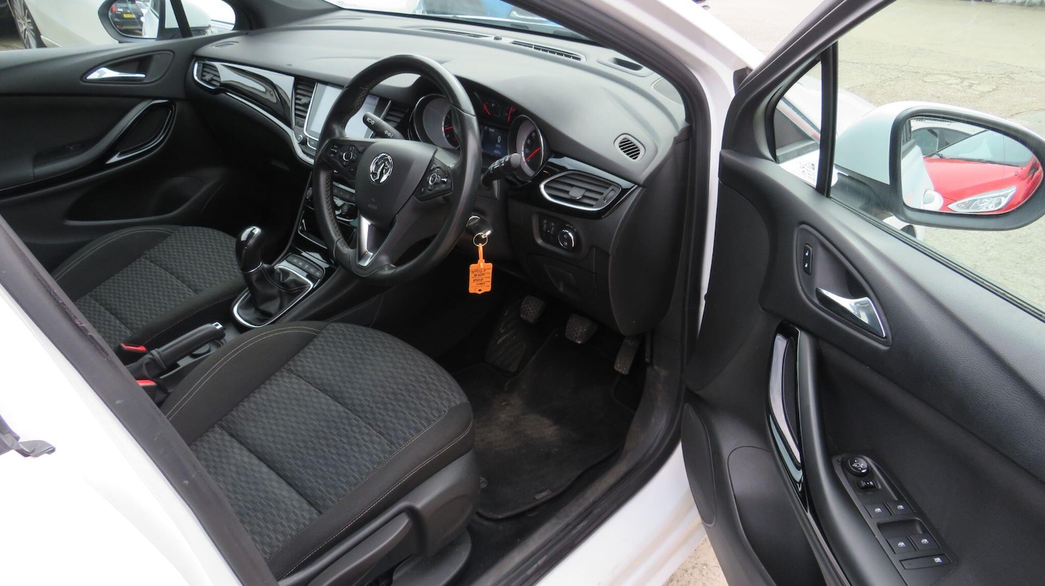 Used Vauxhall Astra 2017 for sale - 76214214: Photo 11