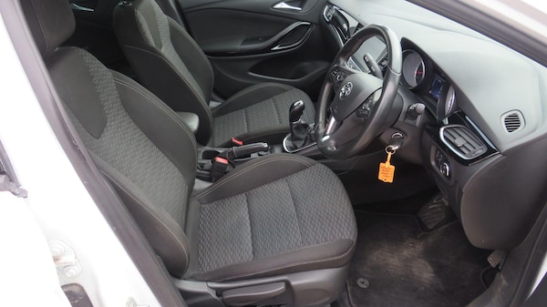 Used Vauxhall Astra 2017 for sale - 76214214: Photo 12