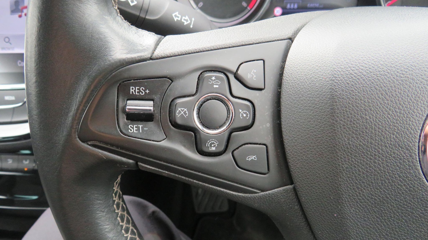 Used Vauxhall Astra 2017 for sale - 76214214: Photo 22