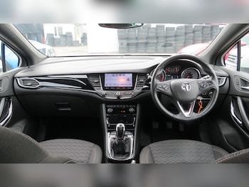 Used Vauxhall Astra 2017 for sale - 76214214: Photo 2