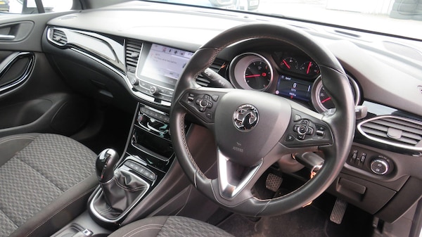 Used Vauxhall Astra 2017 for sale - 76214214: Photo 3