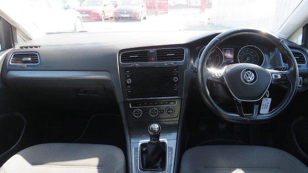 Used Volkswagen Golf 2019 for sale - 74429352: Photo 2