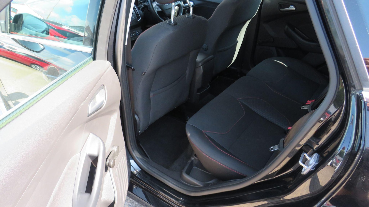 Used Ford Focus 2015 for sale - 76936262: Photo 15