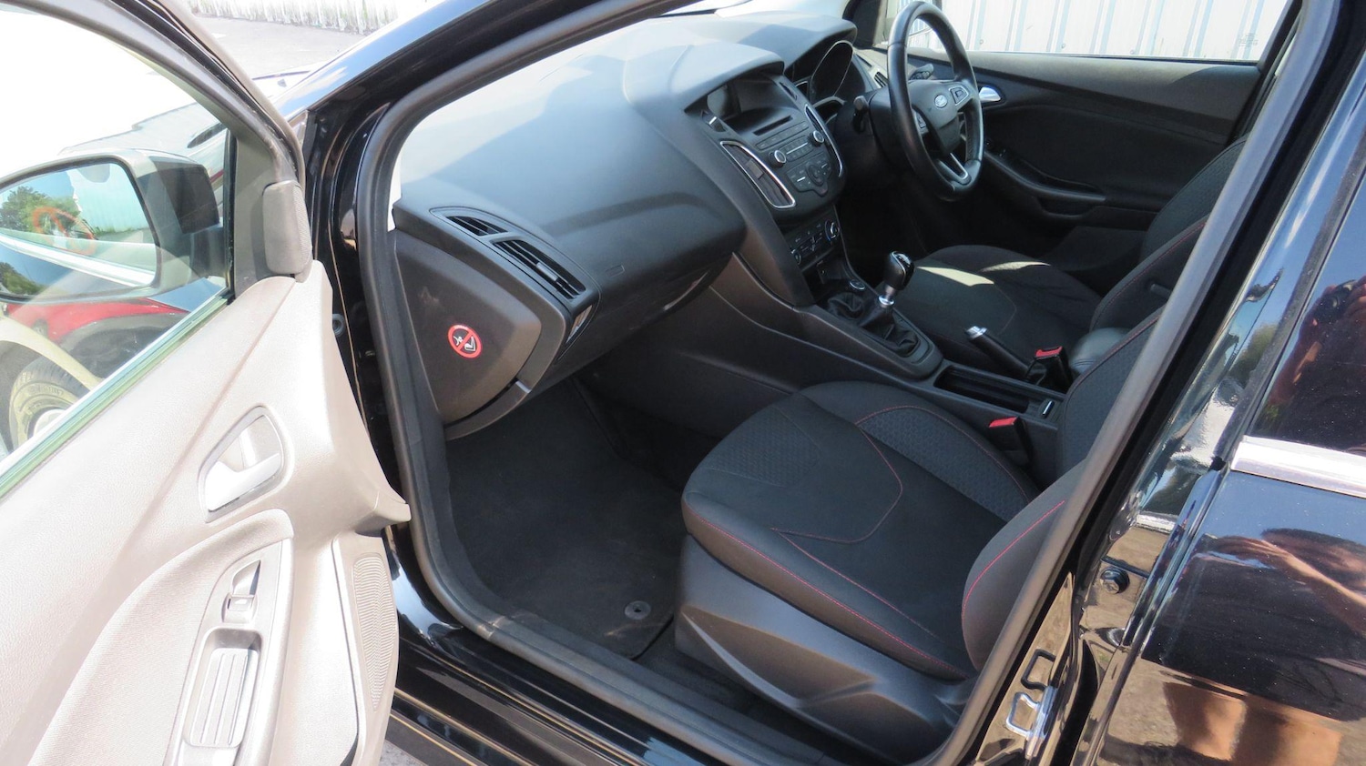 Used Ford Focus 2015 for sale - 76936262: Photo 16