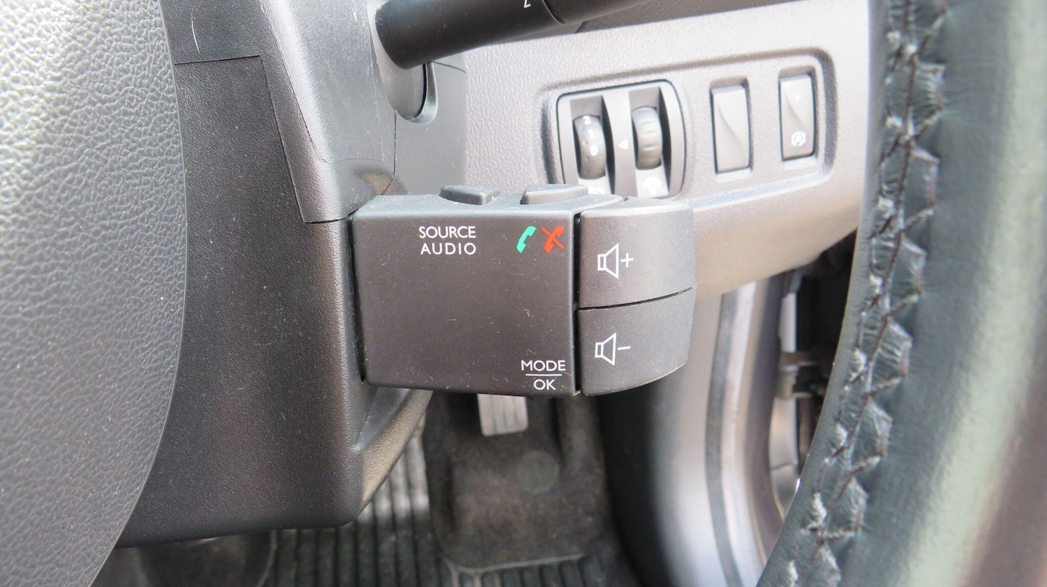 Used Renault Clio 2017 for sale - 76996444: Photo 23