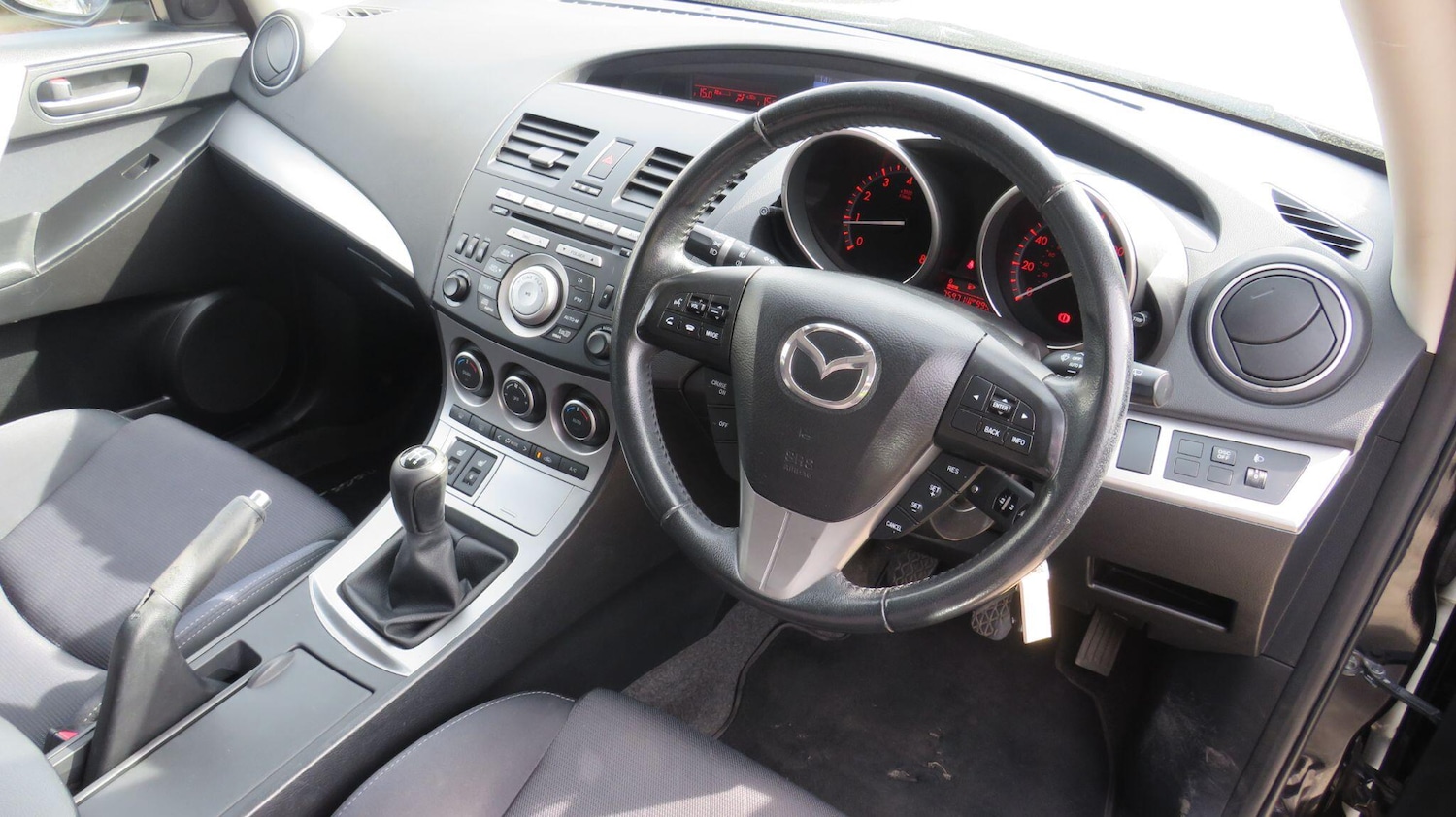 Used Mazda Mazda3 2010 for sale - 78215057: Photo 2