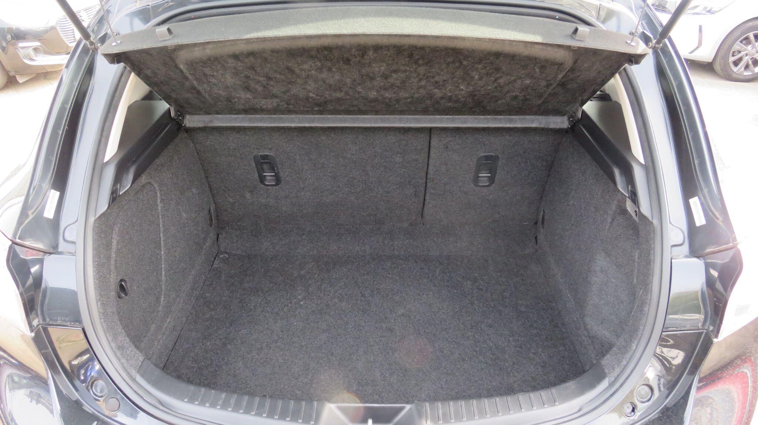 Used Mazda Mazda3 2010 for sale - 78215057: Photo 8