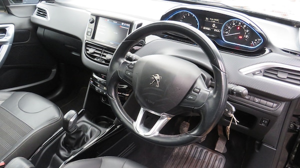 Used Peugeot 2008 2018 for sale - 74173487: Photo 3