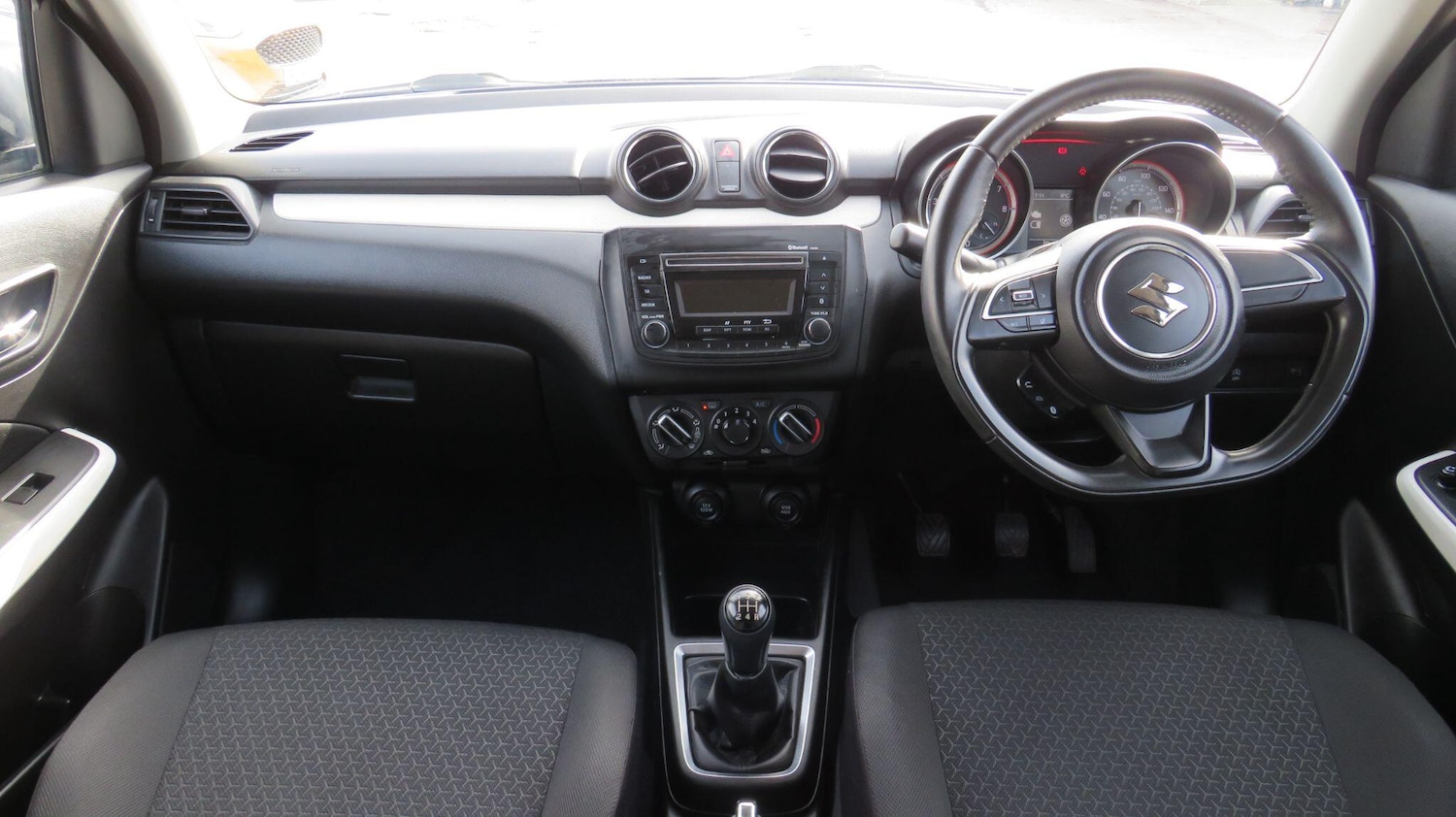 Used Suzuki Swift 2020 for sale - 77892268: Photo 2