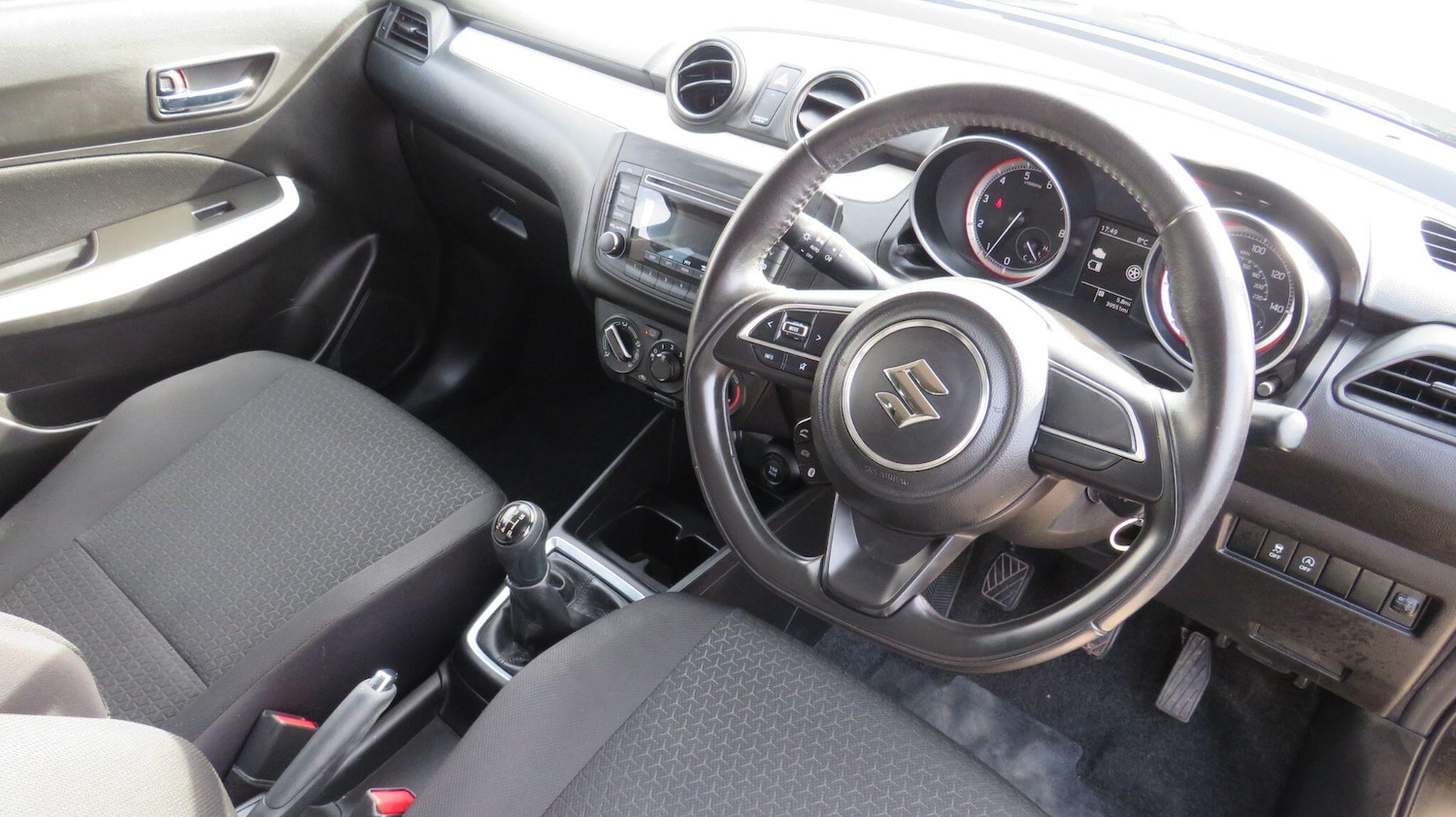 Used Suzuki Swift 2020 for sale - 77892268: Photo 3