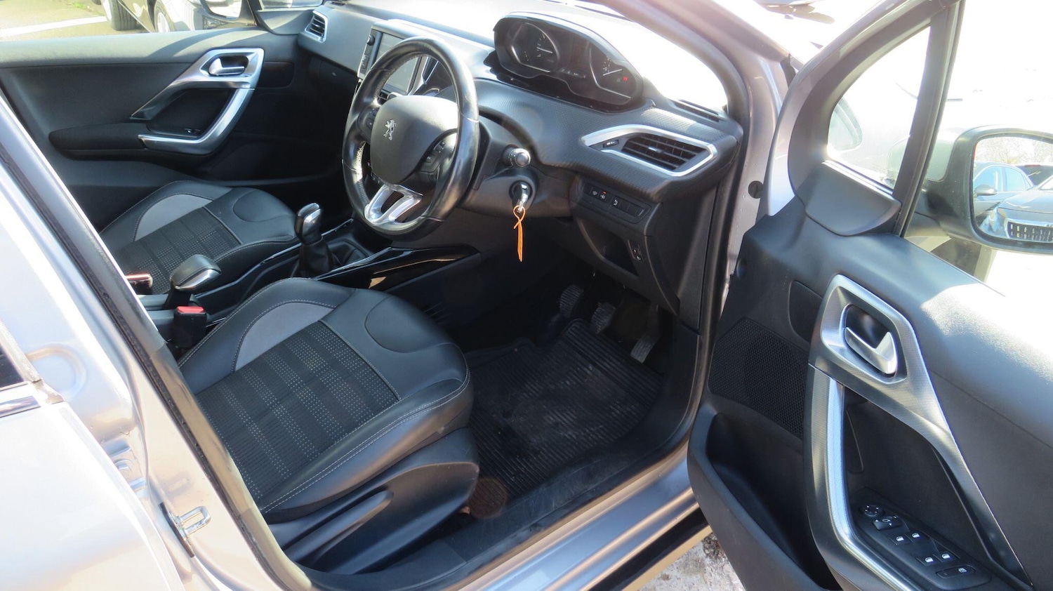 Used Peugeot 2008 for sale - 77808822: Photo 10