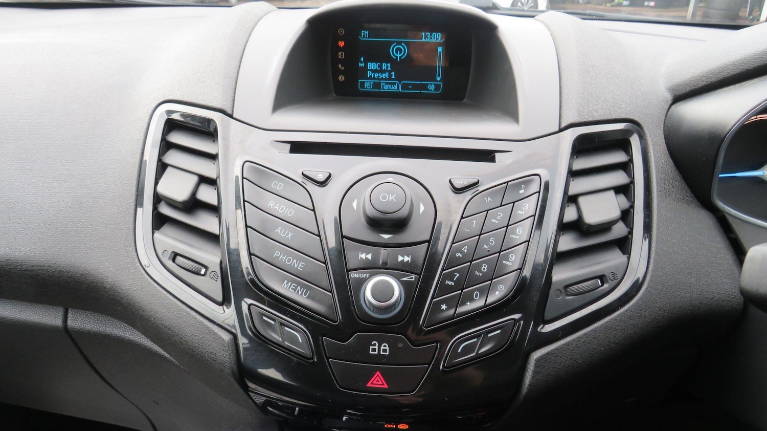 Used Ford Fiesta 2014 for sale - 76370101: Photo 21