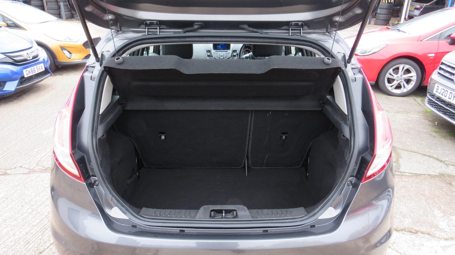 Used Ford Fiesta 2017 for sale - 76512936: Photo 8